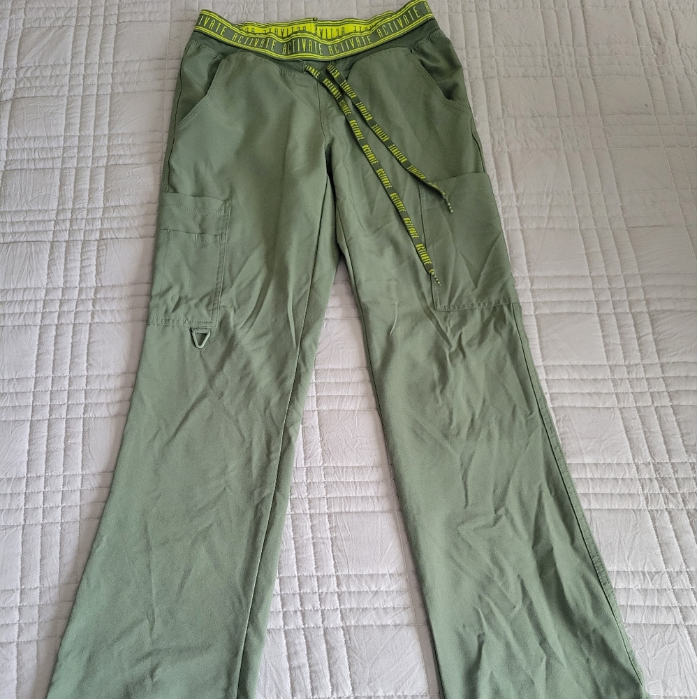 MedCouture Activate scrub pants